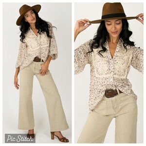 Joyfolie Jennifer Top in Nuetral Floral